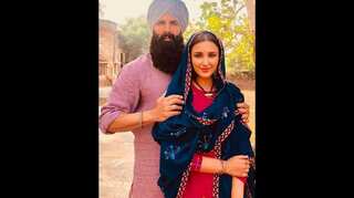 Kesari: Akshay Kumar, Parineeti Chopra share first look of the film, call it as an 'epic experience'