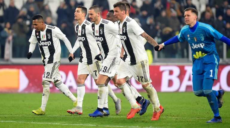 Mario Mandzukic on target as relentless Juventus beat Roma Mario Mandzukic on target as relentless Juventus beat Roma