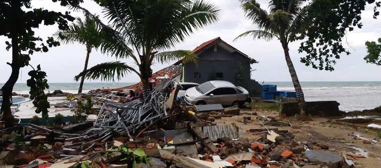 Indonesia tsunami: Death toll climbs to 222, over 800 injured Indonesia tsunami: Death toll climbs to 222, over 800 injured