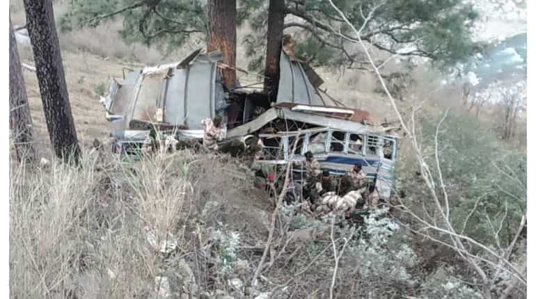 1 killed, 34 ITBP personnel injured as bus falls into gorge 1 killed, 34 ITBP personnel injured as bus falls into gorge