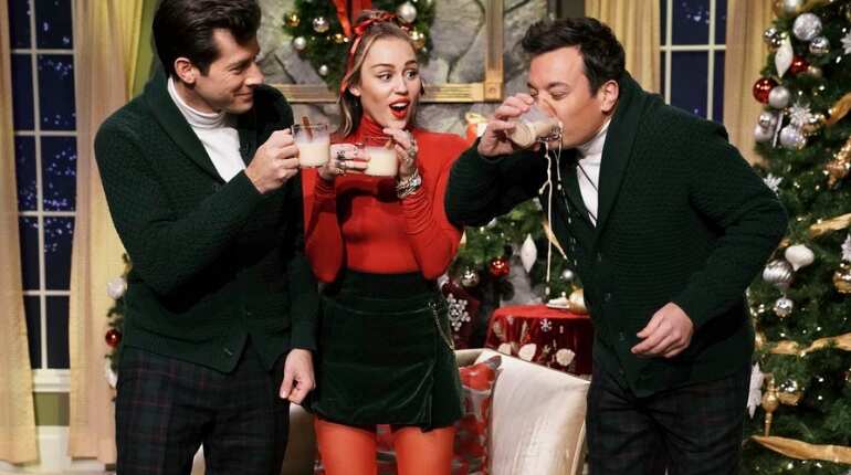 Watch: Miley Cyrus gives a feminist spin to Christmas carol 'Santa Baby'