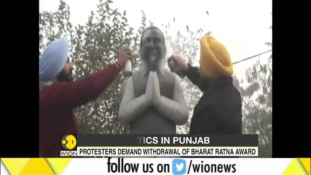 Punjab: Youth Akali Dal leaders vandalise, blacken Rajiv Gandhi's statue in Ludhiana