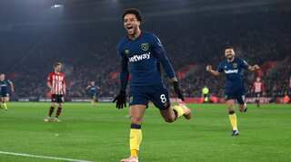 Felipe Anderson double gives West Ham 2-1 win at Southampton
