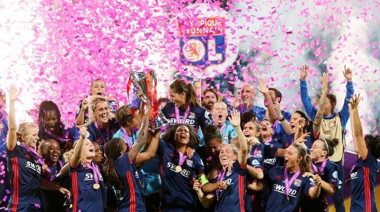 Lyon's third in a row