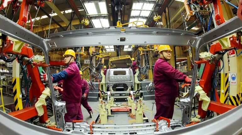 Businesses struggle as cracks appear in China's economy