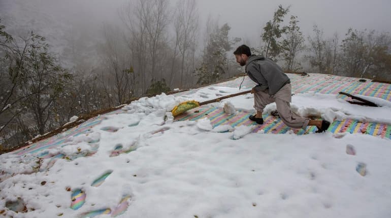 Coldest night in three decades