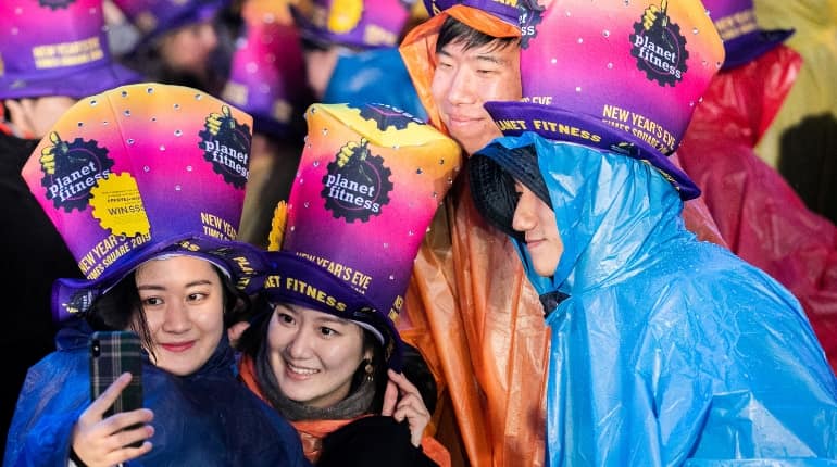 Giant ball dropping tradition