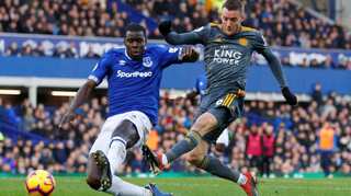 Jamie Vardy strike gives Leicester win at Everton
