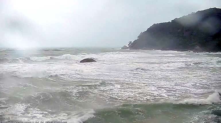 7,000 people evacuated in southern Thailand ahead of storm Pabuk