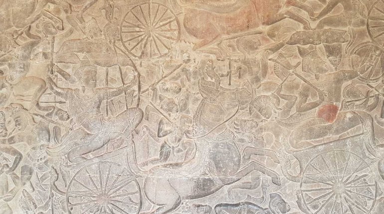 Walls narrating stories from Ramayana, Mahabharata
