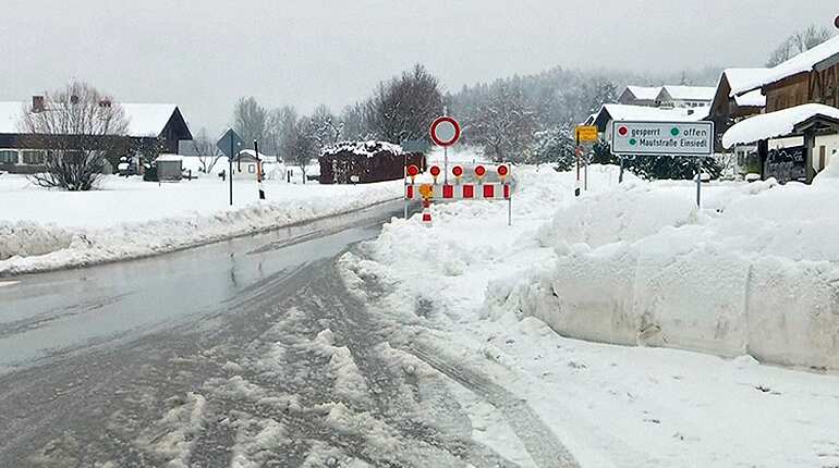 Watch: Southern Germany declares emergency after heavy snowfall Watch: Southern Germany declares emergency after heavy snowfall