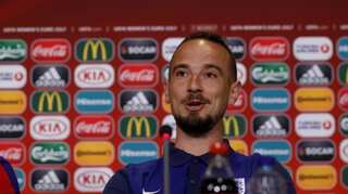 FA reach settlement with ex-England women's manager Sampson