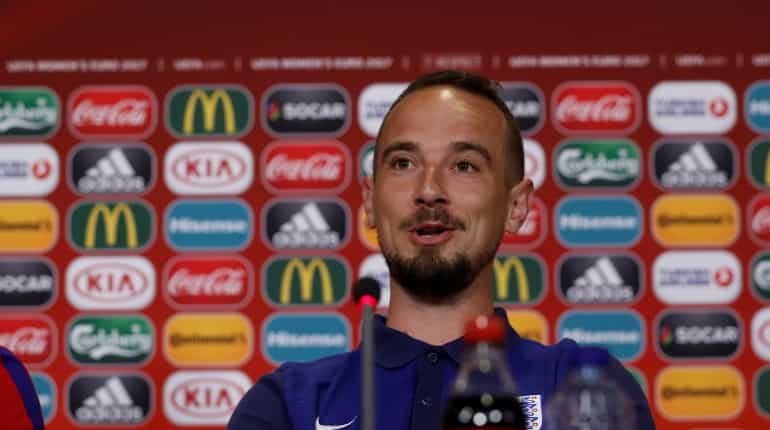 FA reach settlement with ex-England women's manager Sampson