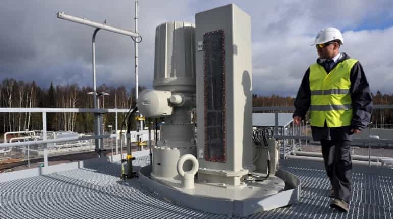 US threatens sanctions over Russia-Germany gas pipeline US threatens sanctions over Russia-Germany gas pipeline