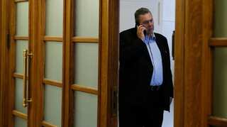 Greek defence minister Panos Kammenos announces resignation ahead of Macedonia vote