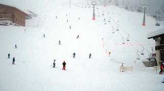 Watch: 2 killed in avalanche in French Alps