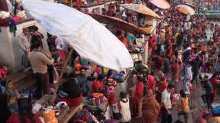 1.4 crore people take dip as Kumbh Mela begins in Prayagraj