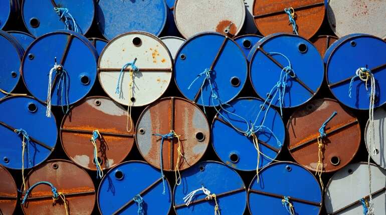 Oil prices rise 1% amid OPEC supply cut