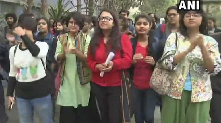 Virgin girls are like 'sealed bottles': Students say they want sexist Kolkata professor out Virgin girls are like 'sealed bottles': Students say they want sexist Kolkata professor out