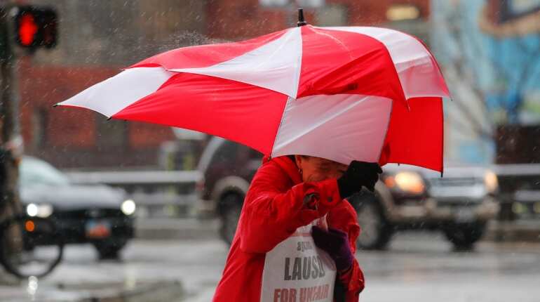 California storms to dump up to 7 feet snow