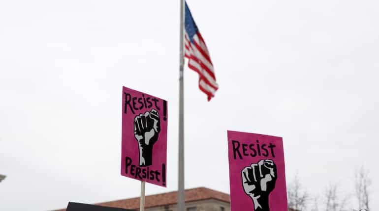 Thousands of women march in US cities for third straight year Thousands of women march in US cities for third straight year