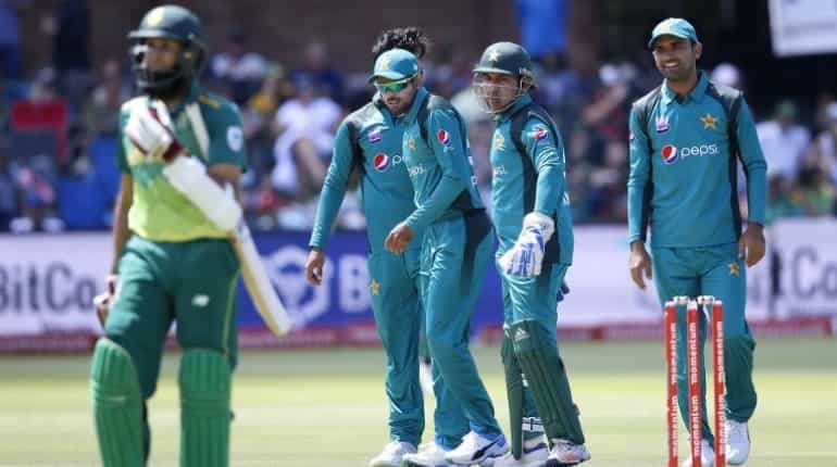 Pakistan drops Sarfraz Ahmed, Shoaib Malik from Australia tour Pakistan drops Sarfraz Ahmed, Shoaib Malik from Australia tour