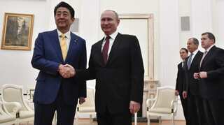 Russian President Putin, Japan PM Shinzo Abe hold summit to break island impasse