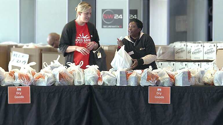 Rough times for NYC federal workers on 32nd day of shutdown