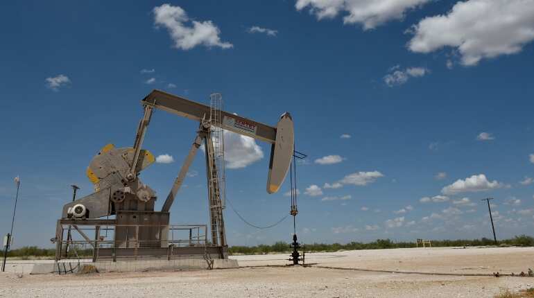 Oil rises after US threat of sanctions on Venezuela crude Oil rises after US threat of sanctions on Venezuela crude