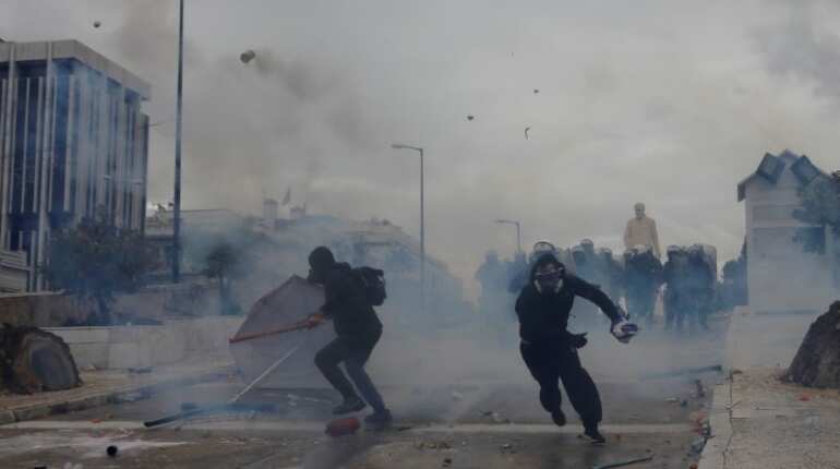 Greek police fire teargas at Macedonia name protesters Greek police fire teargas at Macedonia name protesters
