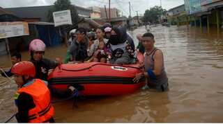 Indonesia floods, landslides death toll climbs to 59
