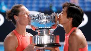 Australian Open: Samantha Stosur, Zhang Shuai win women's doubles title