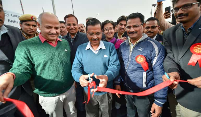 Kejriwal inaugurates three-lane flyover on Noida Link Road Kejriwal inaugurates three-lane flyover on Noida Link Road