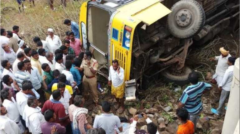 School bus carrying 50 children falls into a culvert in Andhra Pradesh's Guntur, several injured School bus carrying 50 children falls into a culvert in Andhra Pradesh's Guntur, several injured