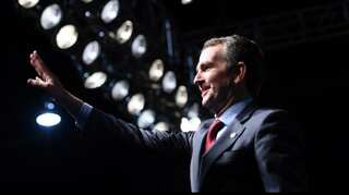 US governor Ralph Northam 'deeply sorry' for racist yearbook photo
