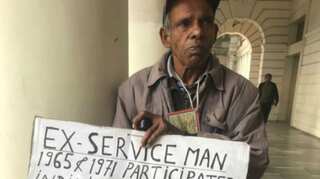 Gautam Gambhir tweets picture of Army veteran begging, defence ministry assures 'quick' action