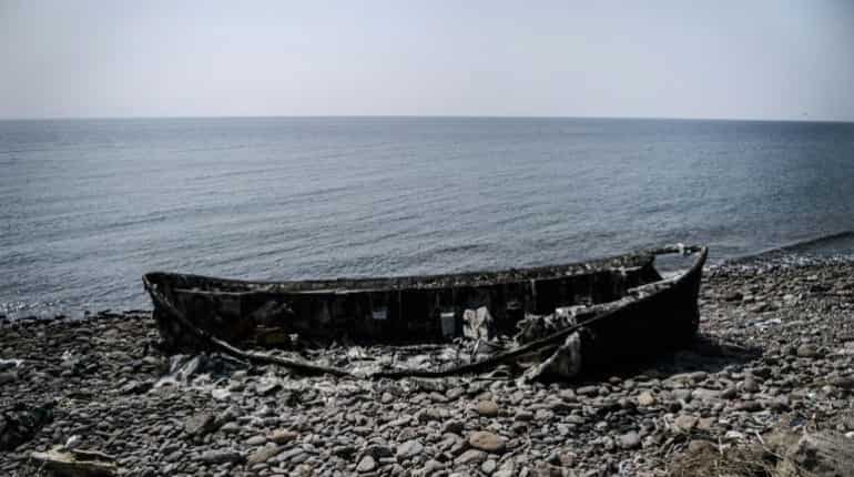 Dozens of migrants drown as boat sinks off Mauritania: U.N. Dozens of migrants drown as boat sinks off Mauritania: U.N.