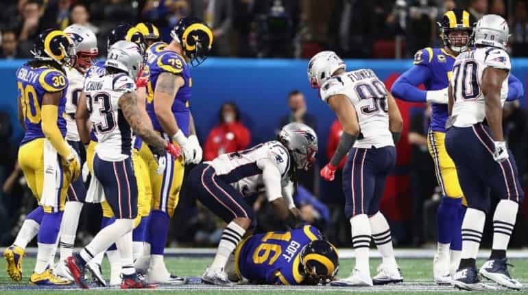New England Patriots lead Super Bowl at halftime