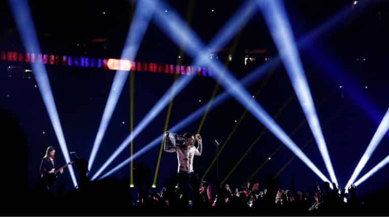 In the match, New England Patriots beat Los Angeles Rams