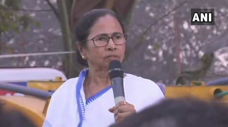 Centre vs Bengal: Ready to give my life but will not compromise, says Mamata; CBI files contempt plea in Supreme Court