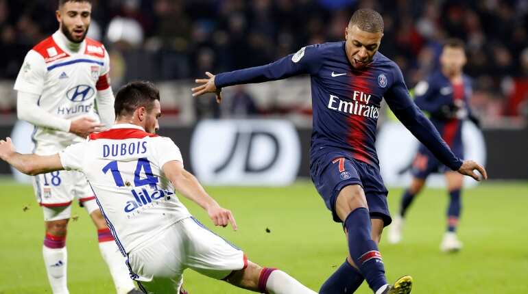 Paris Saint-Germain struggle again ahead of season's main challenge