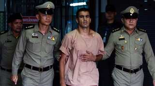 Australian divers who helped rescue Thai cave boys appeal for Bahraini football refugee