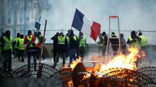 'Yellow vest' protests condemned for anti-Semitic abuse and anti-police attacks