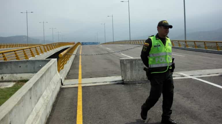 At Colombia border, Venezuelans hunger for aid At Colombia border, Venezuelans hunger for aid