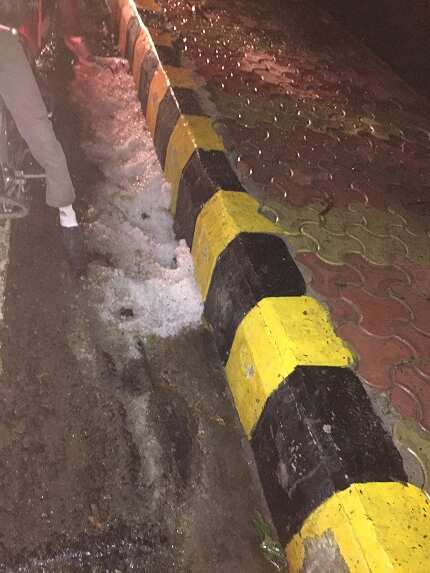Hailstorm, heavy rainfall lash Delhi-NCR, bring mercury down Hailstorm, heavy rainfall lash Delhi-NCR, bring mercury down