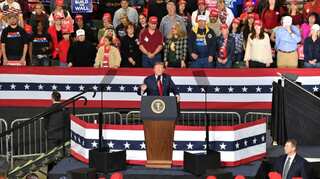 El Paso mayor criticises Trump for linking wall with drop in crime