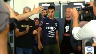 Watch: Australian supporters cheer refugee Bahraini footballer freed from Thai jail