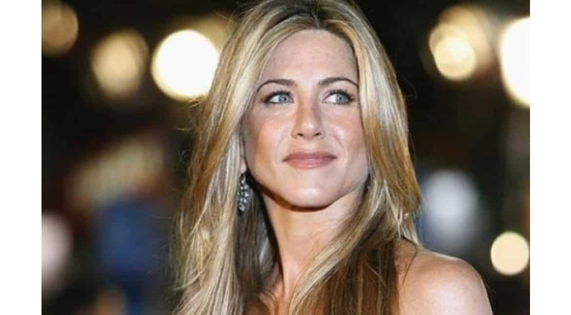 Jennifer Aniston is now 50; ex lovers Brad Pitt, John Mayer attend her glitzy birthday bash Jennifer Aniston is now 50; ex lovers Brad Pitt, John Mayer attend her glitzy birthday bash