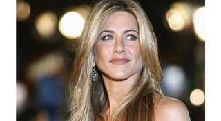 Here's why Jennifer Aniston recommends staying away from social media