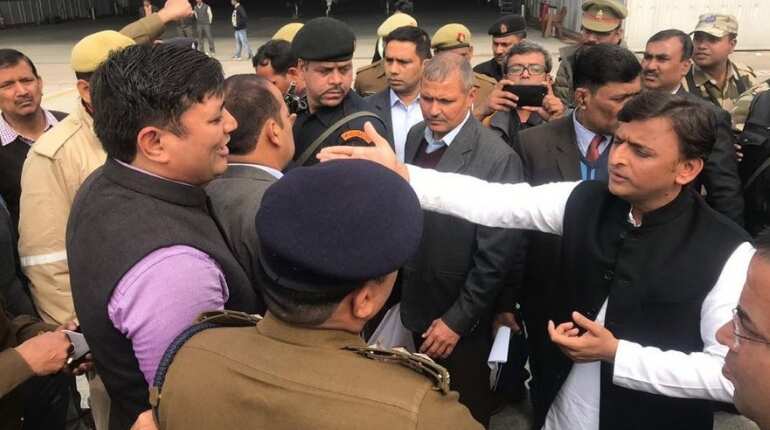 Samajwadi Party chief Akhilesh Yadav stopped at Lucknow airport, alleges government preventing him from visiting Allahabad University